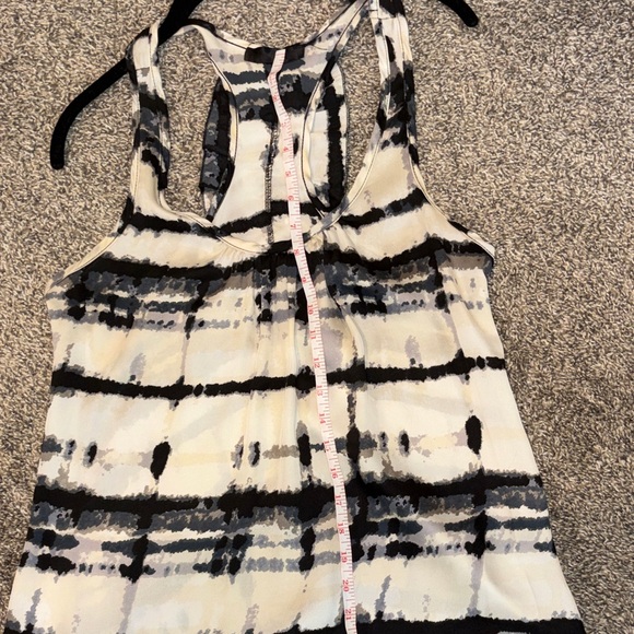 Express Black and White Patterned Sleeveless Camisole - Picture 6 of 7